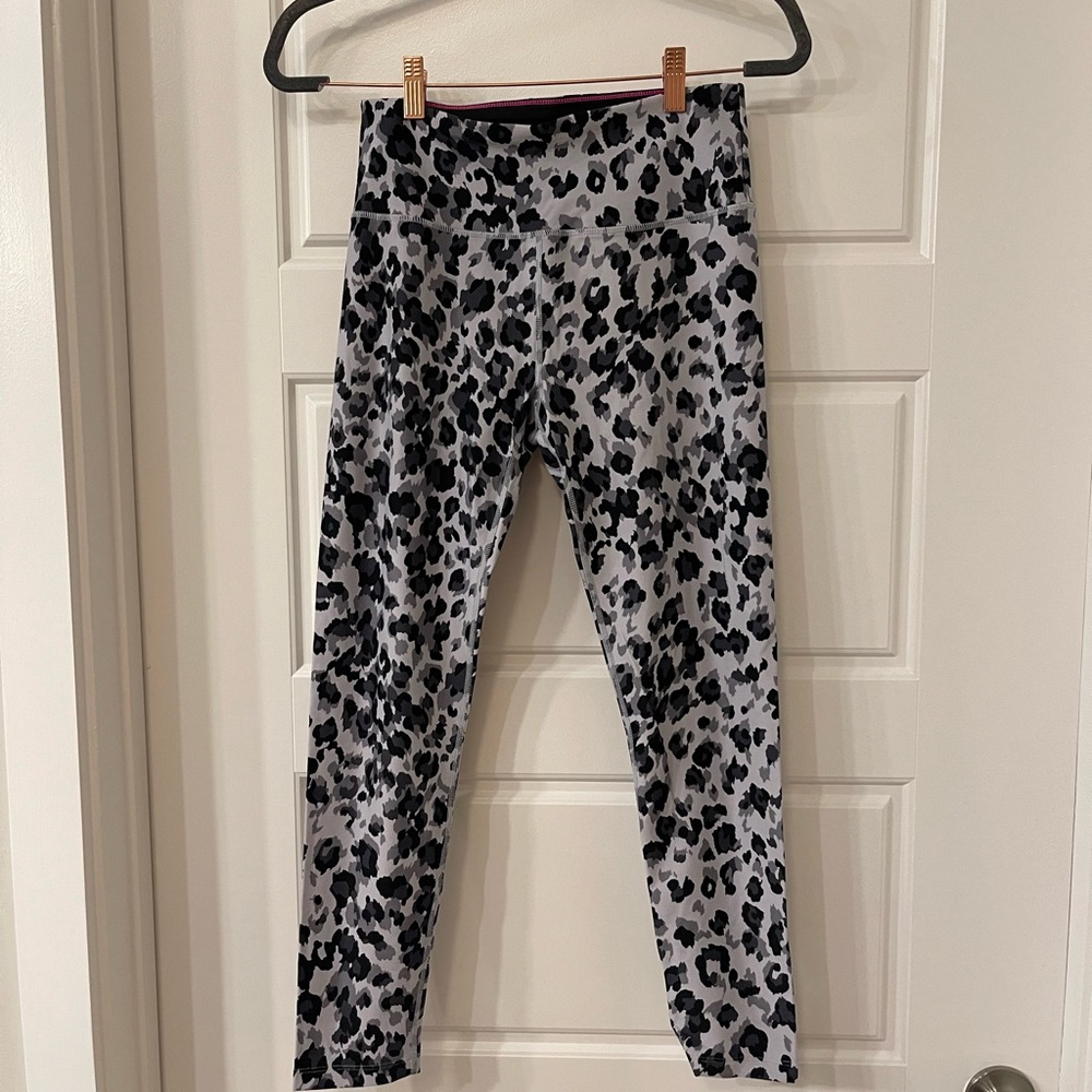 Calvin Klein leopard workout leggings size small